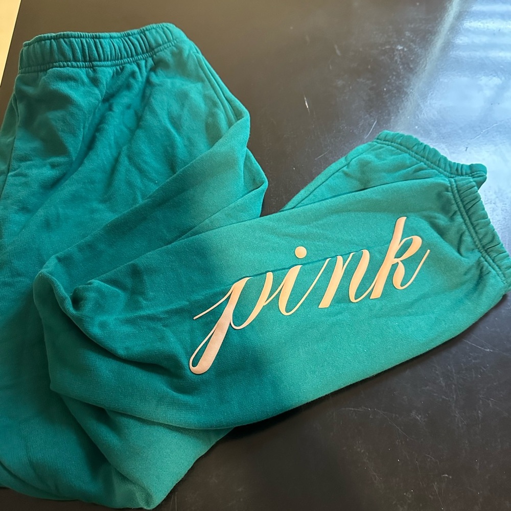 vs pink joggers